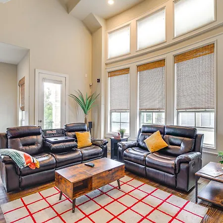 Downtown Houston Vacation Rental Near Stadiums